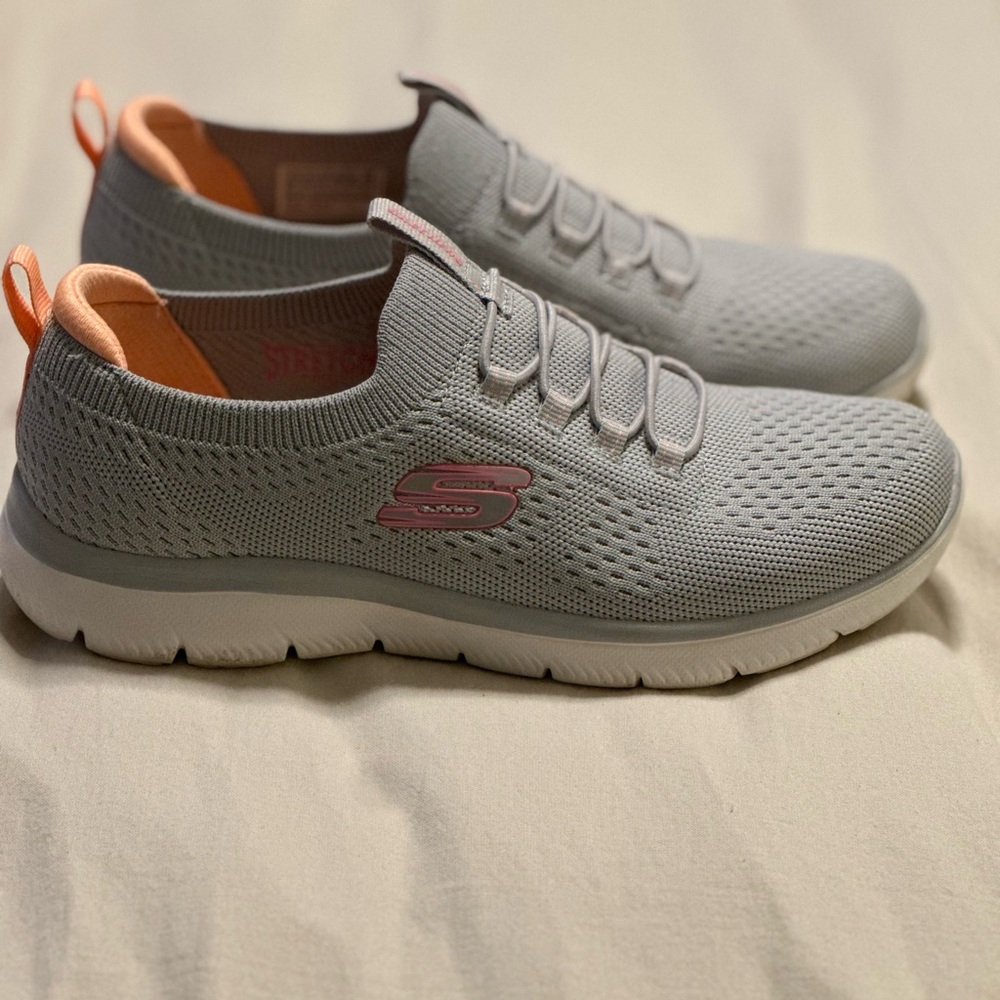 Skechers Summits vegan washable bungee sneakers women’s 7.5
